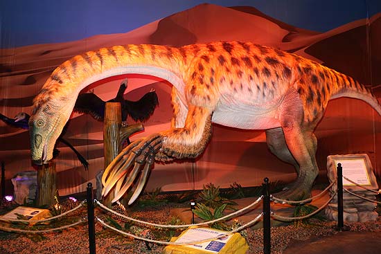 Ausstellung DINO WORLD – Das Reich der Giganten @ Kleine Olympiahalle München ab 01.04.2018 (©Foto; Martin Schmitz)